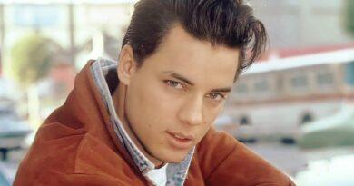 Livi’s Model ‘Nick Kamen’ passes away at the age of 59, see Nick Kamen cause of death